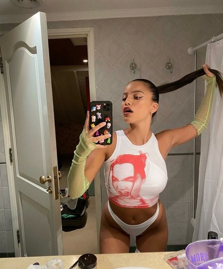 Photo nue de fuite OnlyFans de Emilia Mernes