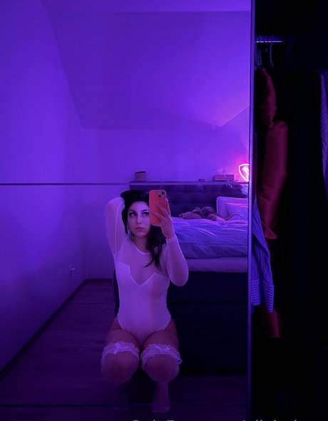 Photo nue de fuite OnlyFans de Oliviariooo
