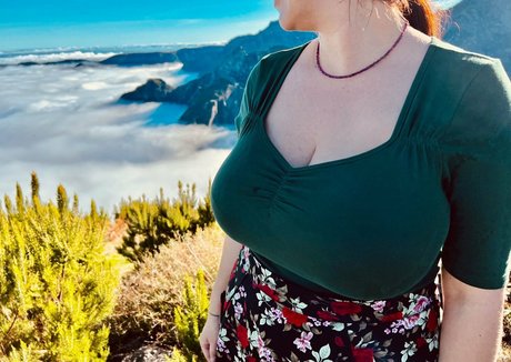 Photo nue de fuite OnlyFans de Boobstruggle