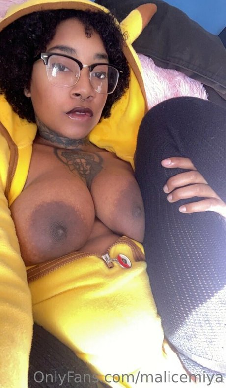 Photo nue de fuite OnlyFans de Malicemiya