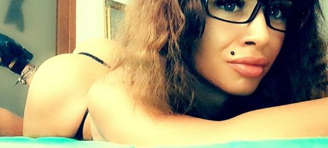 Photo nue de fuite OnlyFans de Roxanaionescu