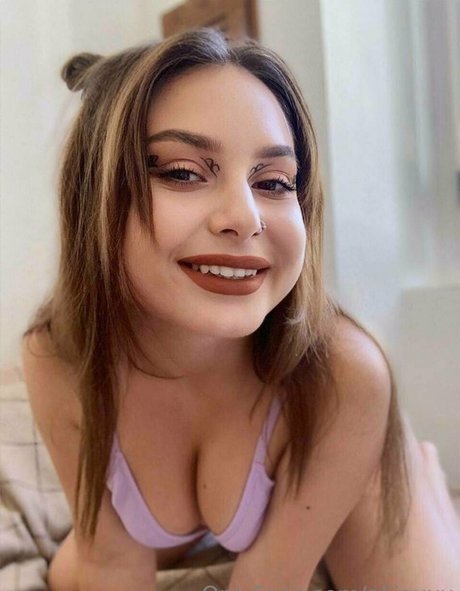 Photo nue de fuite OnlyFans de Aliiaxxx