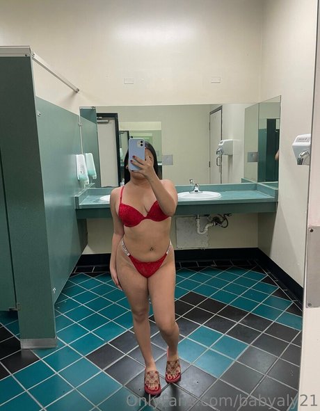 Photo nue de fuite OnlyFans de Babyaly21