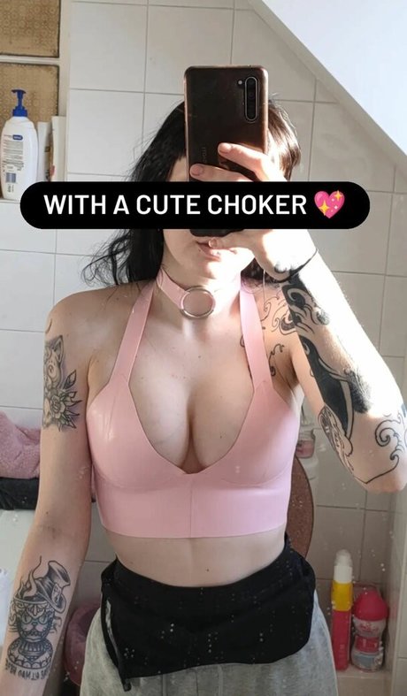 Photo nue de fuite OnlyFans de Missdellavigne
