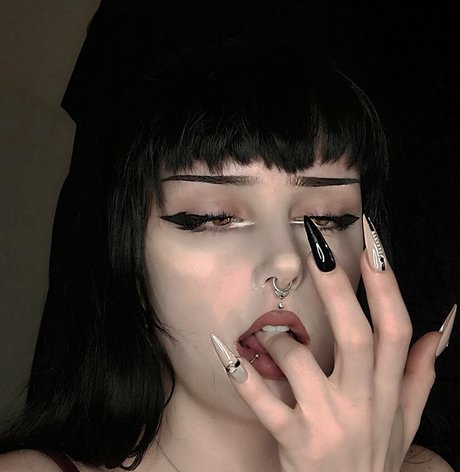 Photo nue de fuite OnlyFans de Missdellavigne