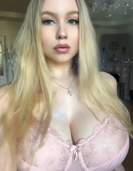Photo nue de fuite OnlyFans de Missparaskeva