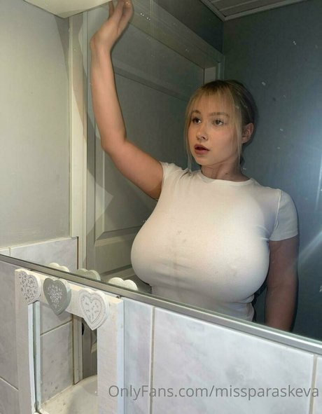 Photo nue de fuite OnlyFans de Missparaskeva