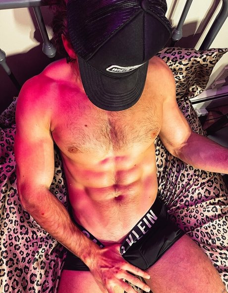 Photo nue de fuite OnlyFans de Tooturntuncensored