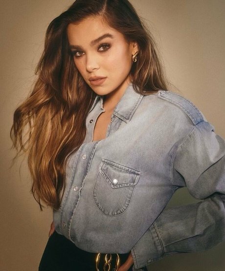 Hailee Steinfeld