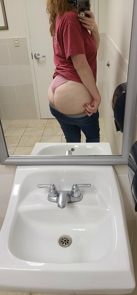 Photo nue de fuite OnlyFans de Xsarabellumx