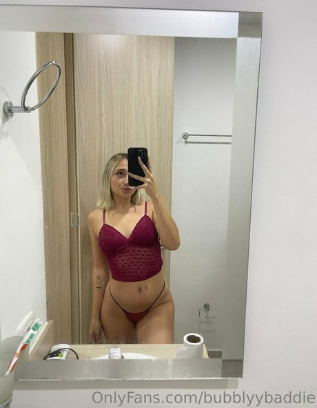 Photo nue de fuite OnlyFans de Bubblyybaddie