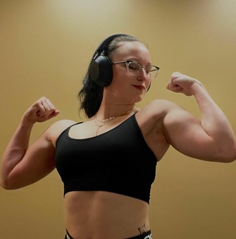 Photo nue de fuite OnlyFans de Musclemommy002