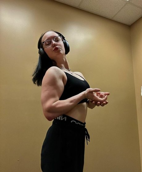 Photo nue de fuite OnlyFans de Musclemommy002