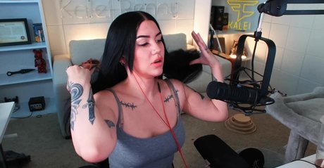 Photo nue de fuite OnlyFans de Kalei