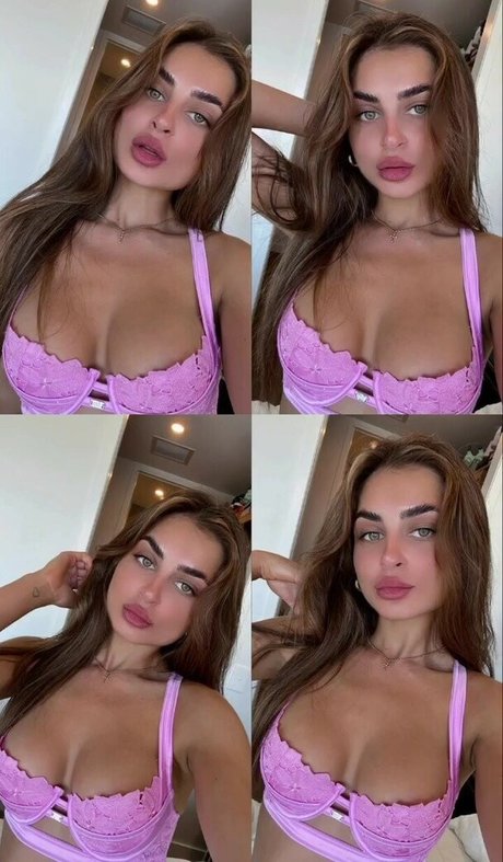 Photo nue de fuite OnlyFans de Rhiannon Kyra
