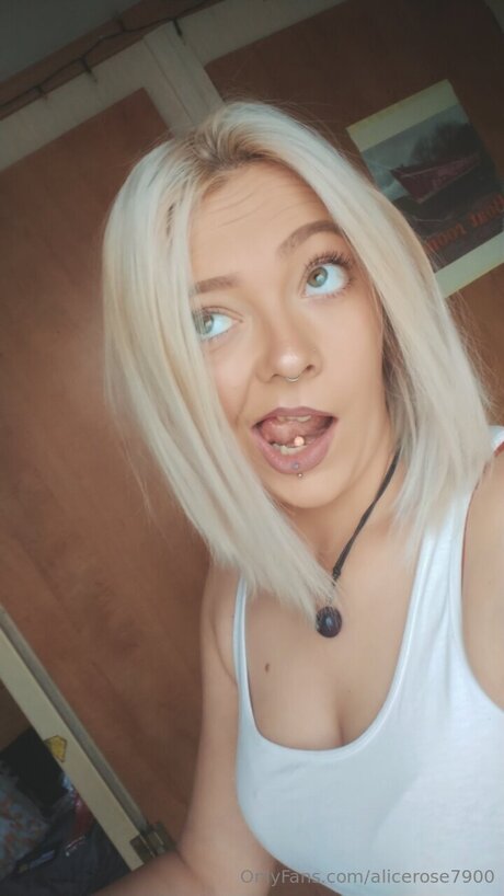 Photo nue de fuite OnlyFans de Alicerose7900
