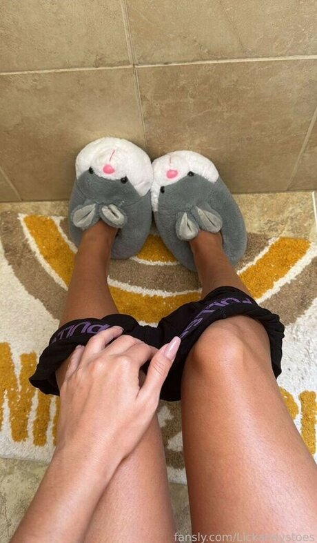 Photo nue de fuite OnlyFans de Lickandysoles