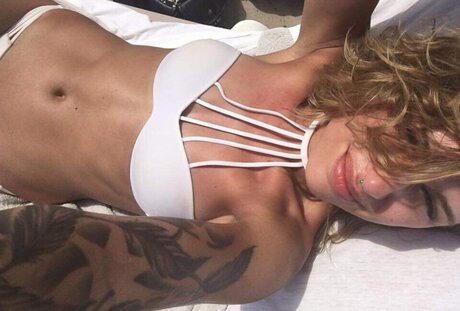 Photo nue de fuite OnlyFans de Liza Waschke