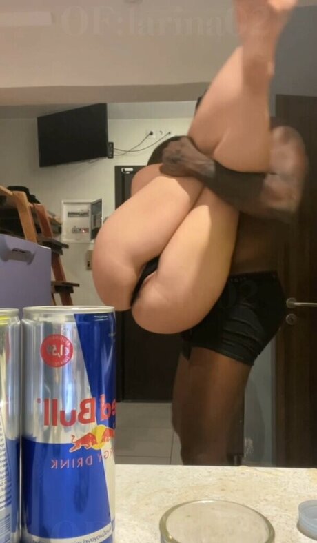 Photo nue de fuite OnlyFans de Larina02