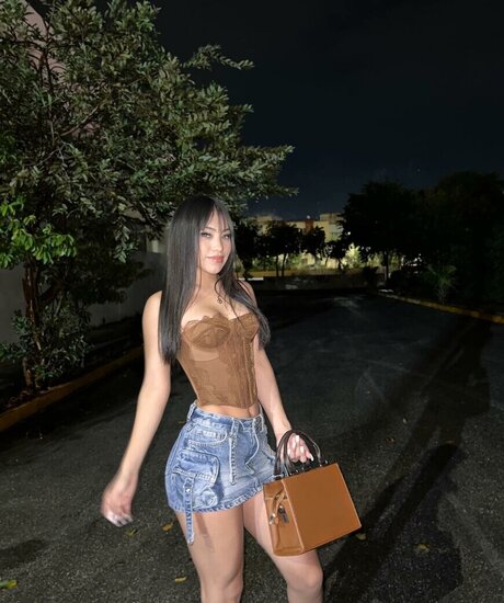 Photo nue de fuite OnlyFans de Yolllbae