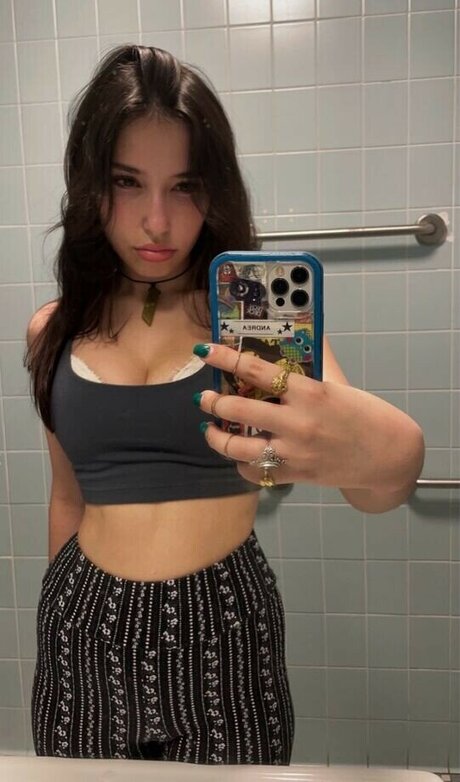 Photo nue de fuite OnlyFans de Pea Asmr