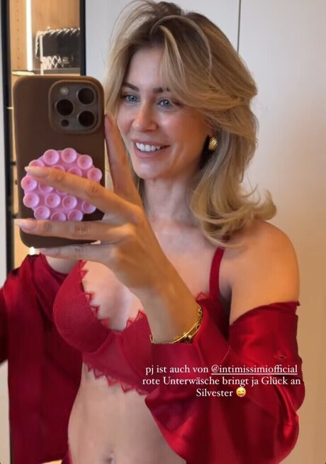 Mrs Bella