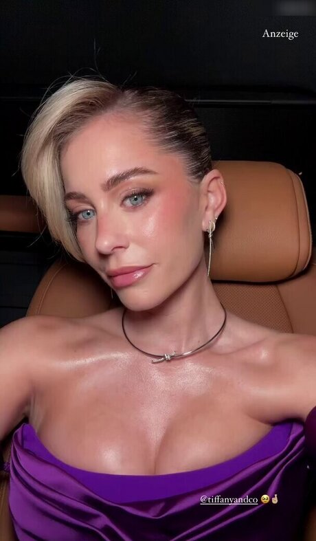 Mrs Bella