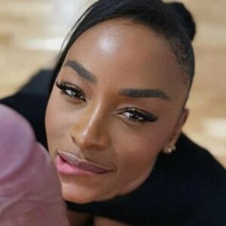 Photo nue de fuite OnlyFans de Malia Lenoir