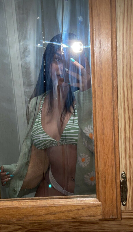 Photo nue de fuite OnlyFans de Daisyyyraeee