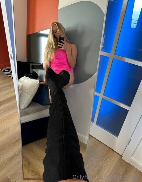 Vikaa54784