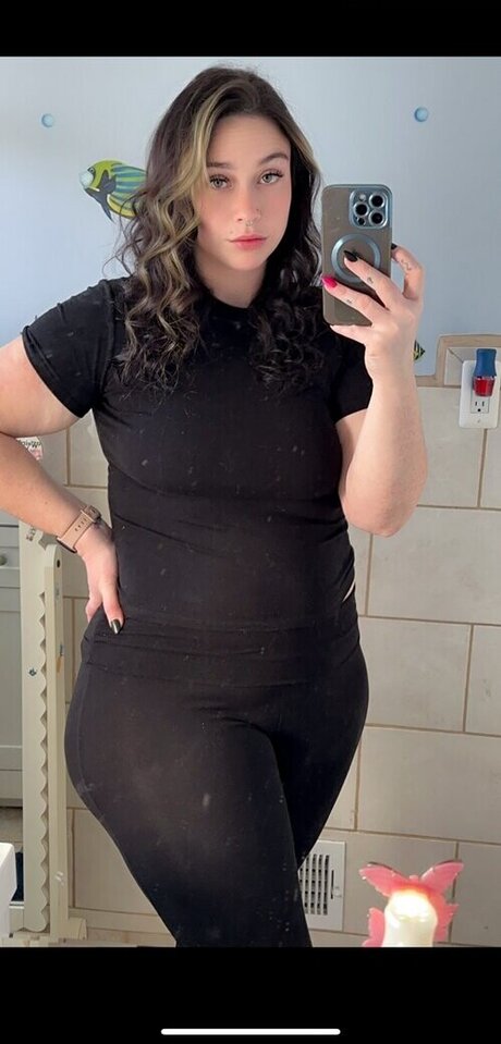 Photo nue de fuite OnlyFans de Sweetsami828