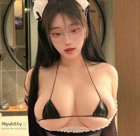Photo nue de fuite OnlyFans de Miyu Kitty