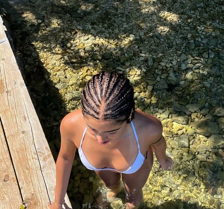 Photo nue de fuite OnlyFans de Yasmin Barbieri