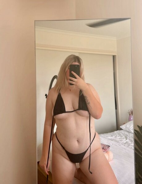 Yourfavouritebrunette18