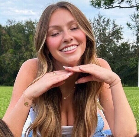 Mia Steele