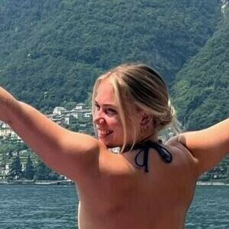Photo nue de fuite OnlyFans de Izzy Swin