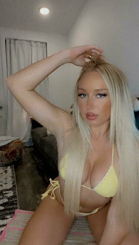 Photo nue de fuite OnlyFans de Alissa Hale