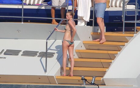Lara Stone