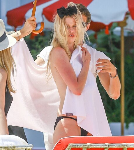 Lara Stone