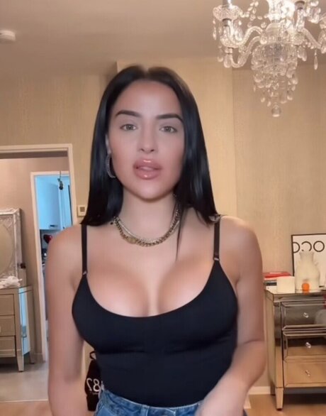 Photo nue de fuite OnlyFans de Leyla Lahouar