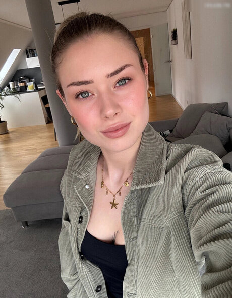 Photo nue de fuite OnlyFans de Marie Denise Schwarz