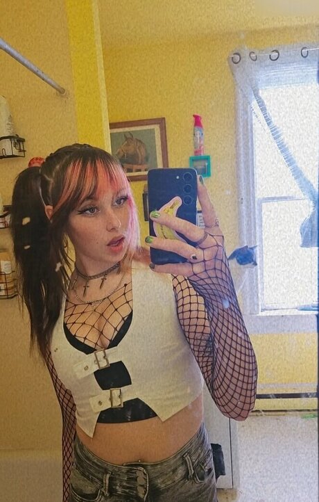 Photo nue de fuite OnlyFans de Sinfulbbbrat