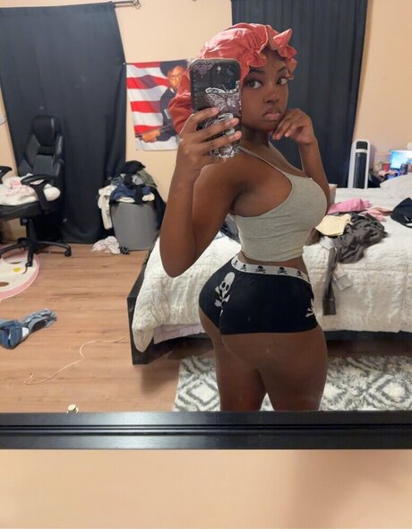 Photo nue de fuite OnlyFans de Mariethealpha
