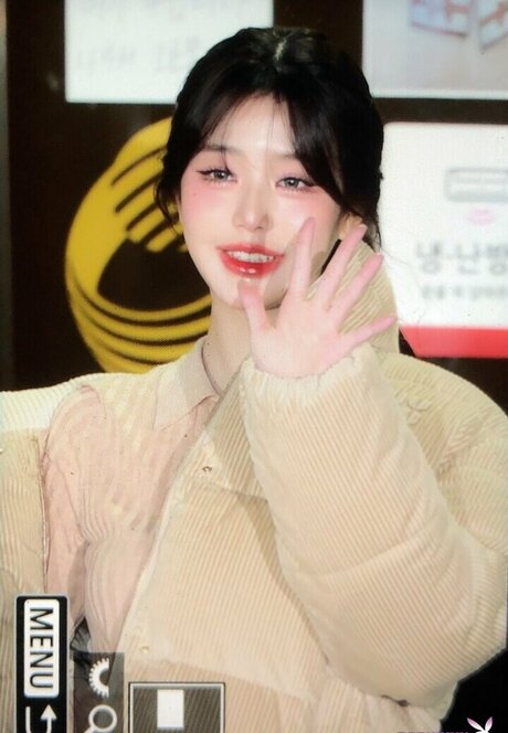 Jang Won-young