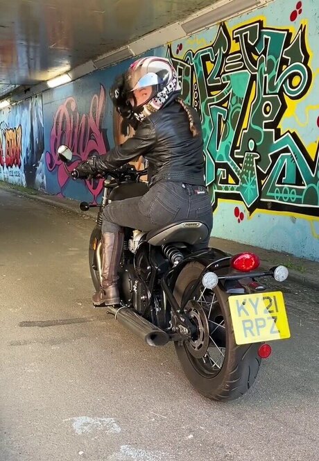 Celebrity Guilty Pleasures & Underrated Women