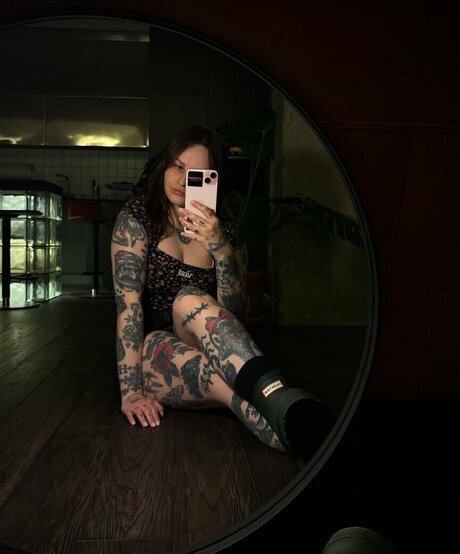 Photo nue de fuite OnlyFans de Queenbellatrixx