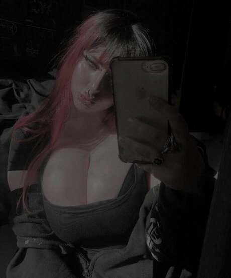 Photo nue de fuite OnlyFans de Livdracula