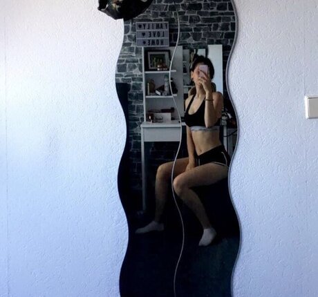 Photo nue de fuite OnlyFans de Tinelilnumb