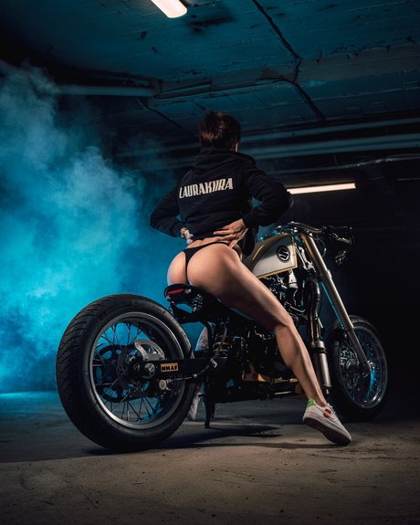 Photo nue de fuite OnlyFans de Laurakiirasi
