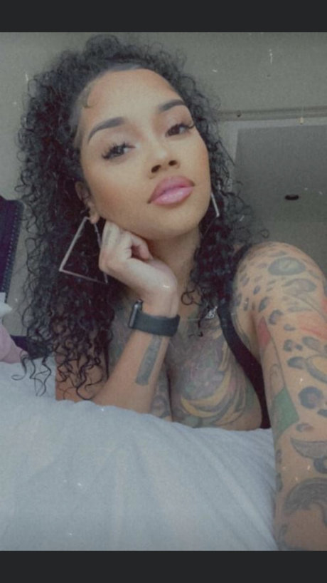 Photo nue de fuite OnlyFans de Latenightcreeptv